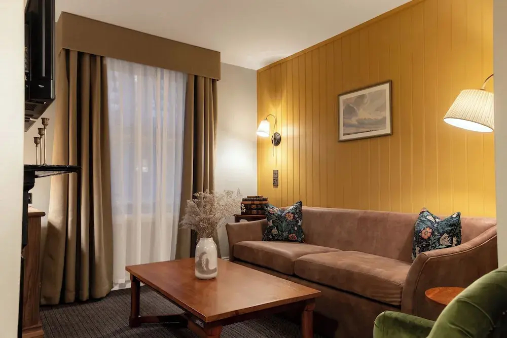 Photo - The Drayton Court Hotel