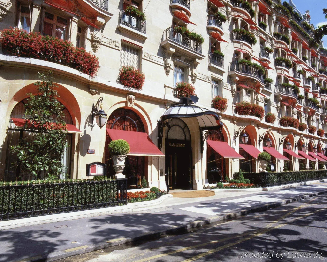 Photo - Hôtel Plaza Athénée - Dorchester Collection