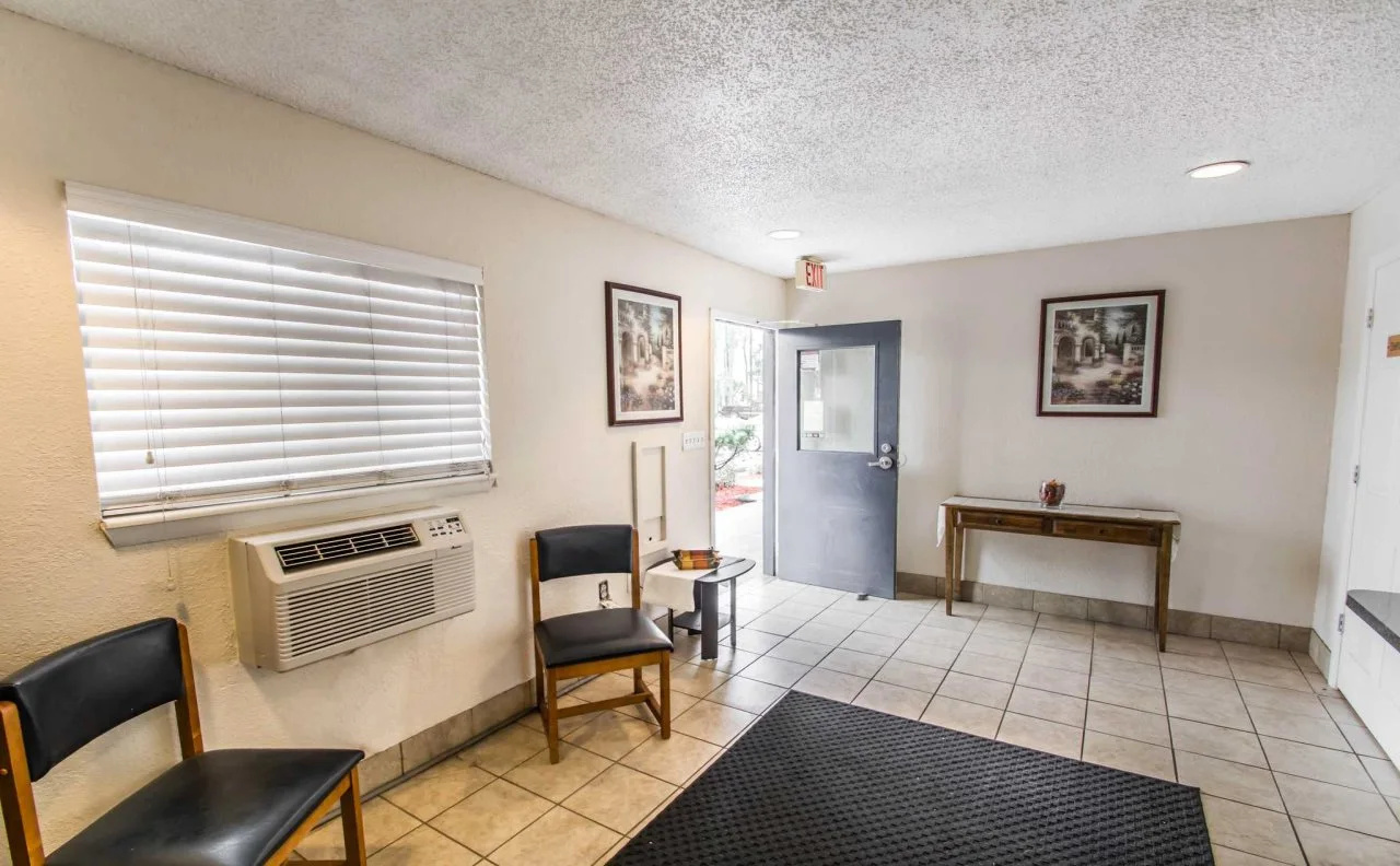 Photo - Studio 6 Extended Stay - Jacksonville, FL - South