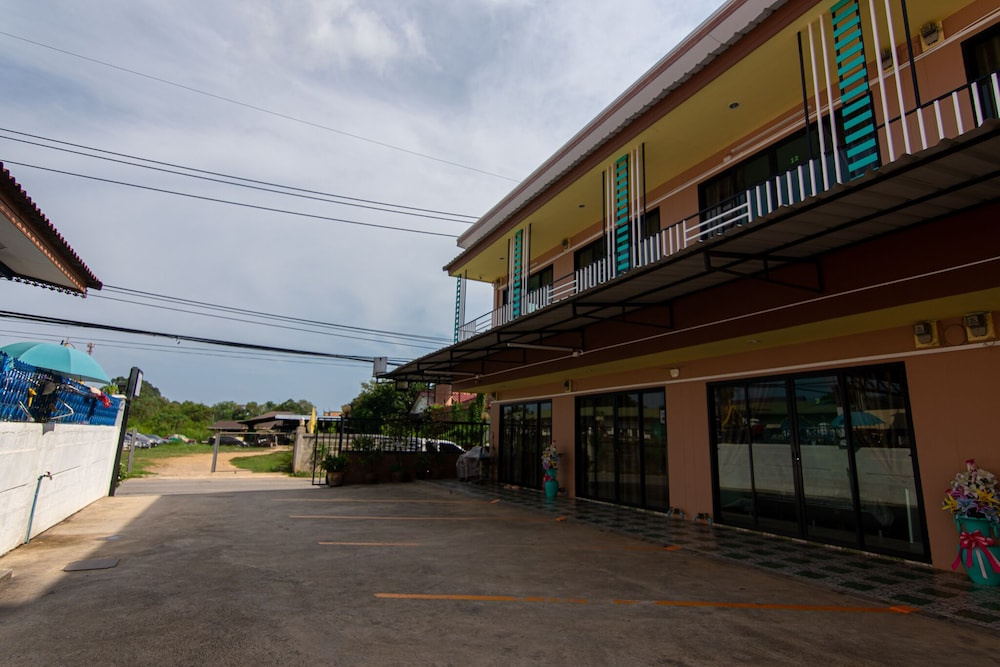 Photo - Brown Home Sattahip 19