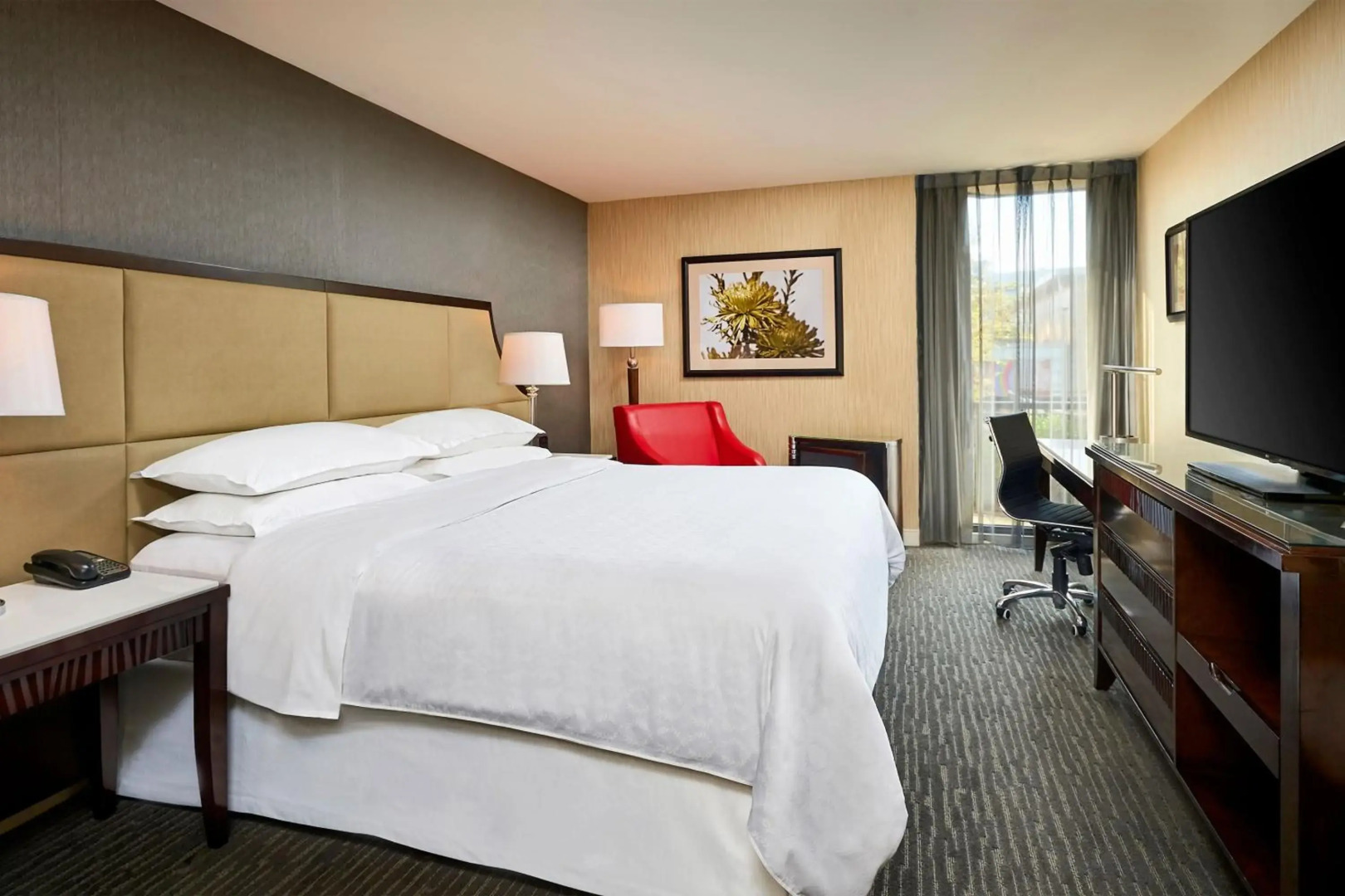 Photo - Sheraton Hamilton Hotel