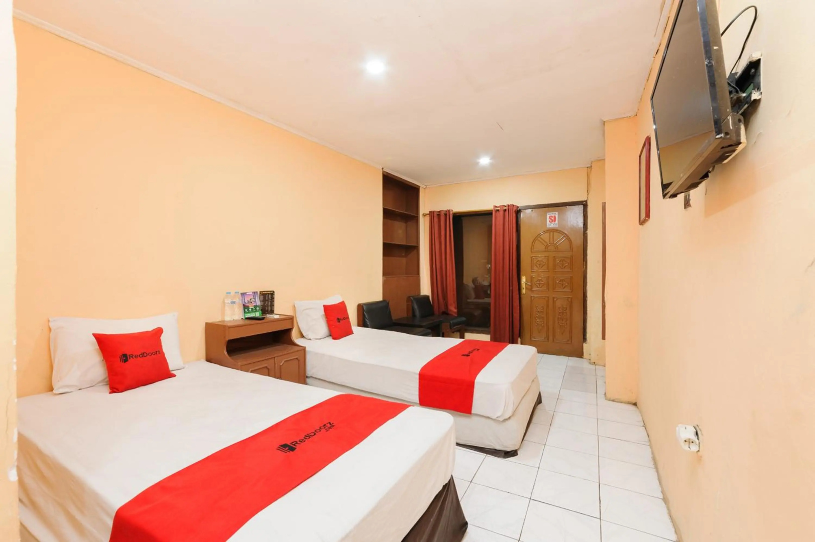Photo - RedDoorz Plus near RSCM Jakarta