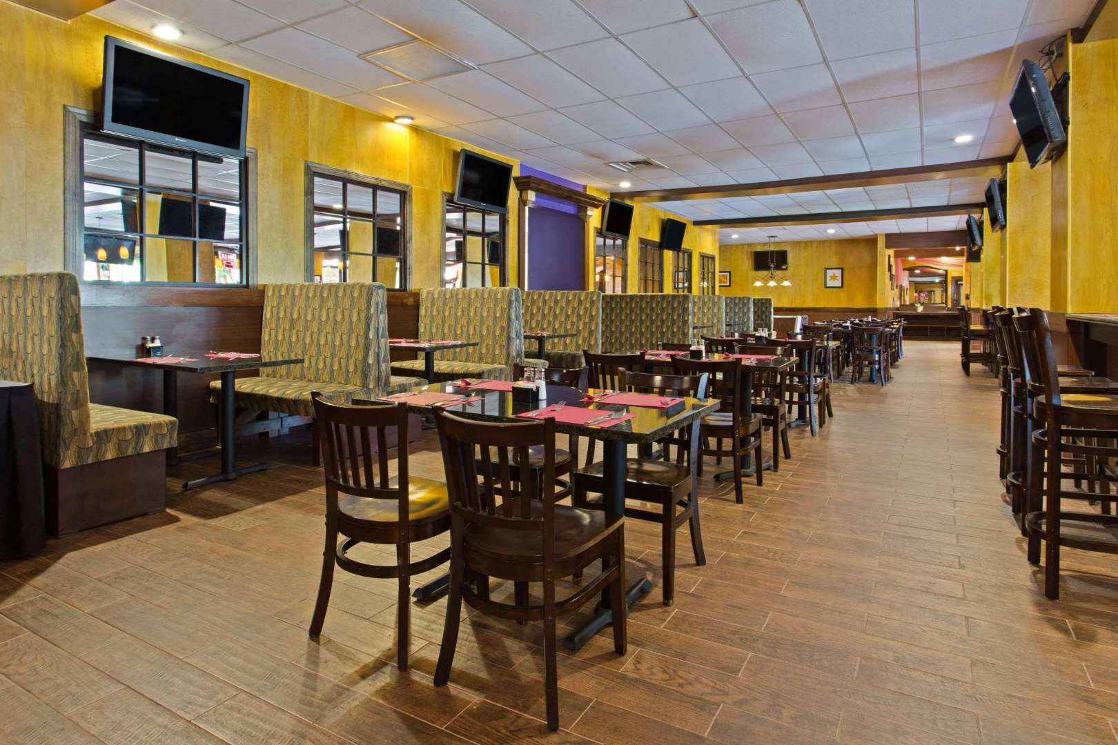Foto - Ramada by Wyndham Tampa Westshore Airport South