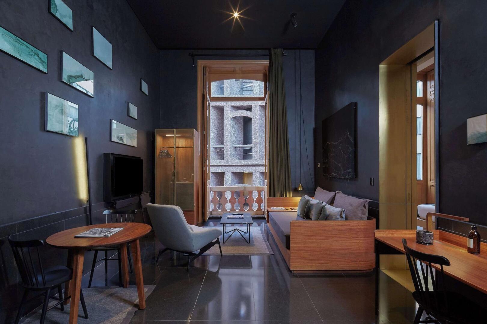 Photo - Umbral, Curio Collection By Hilton