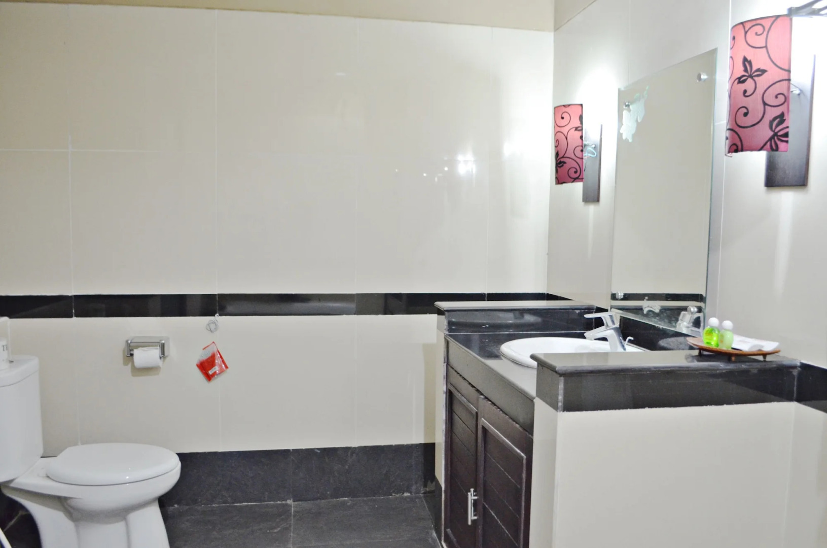 Foto - Nirmala Hotel & Convention Centre