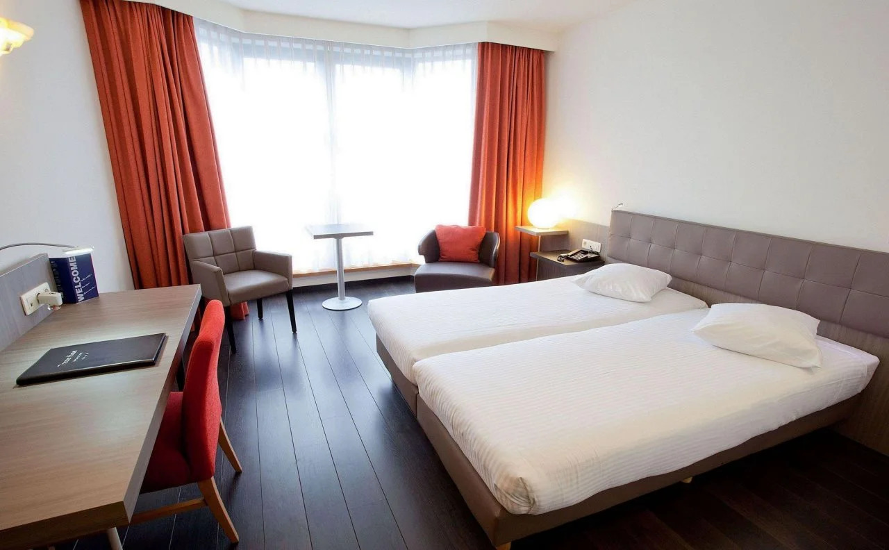 Photo - Theater Hotel