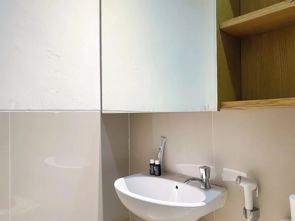 Good And Comfy Studio At Azalea Suites Apartment