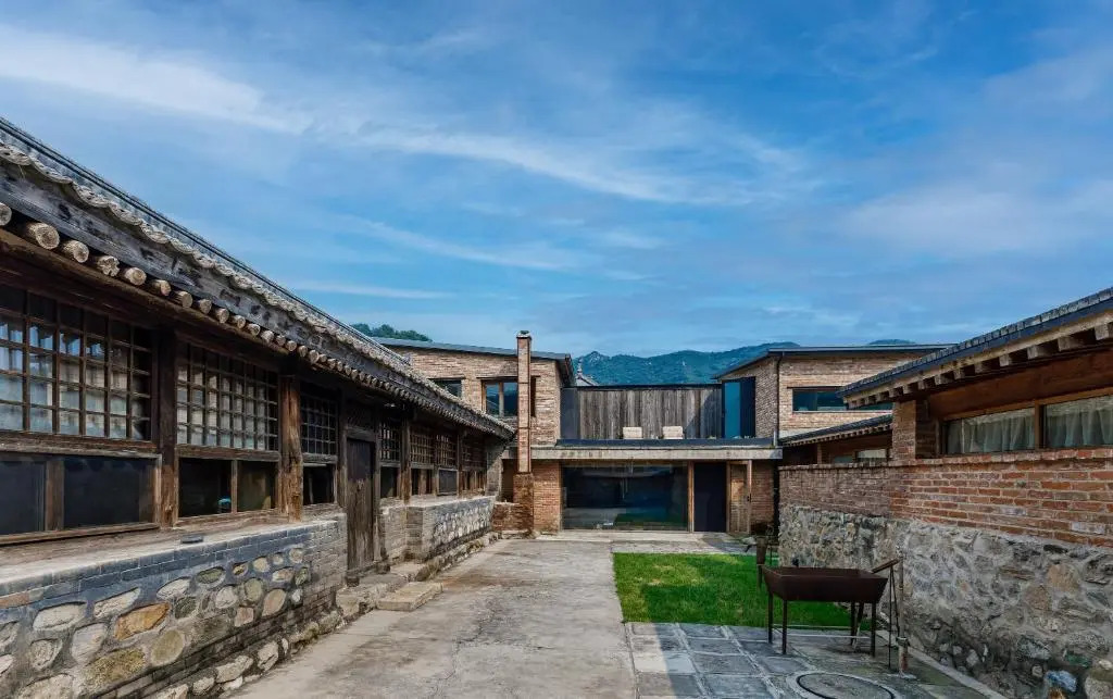 Foto - CMYK Stoneyards by the Great Wall