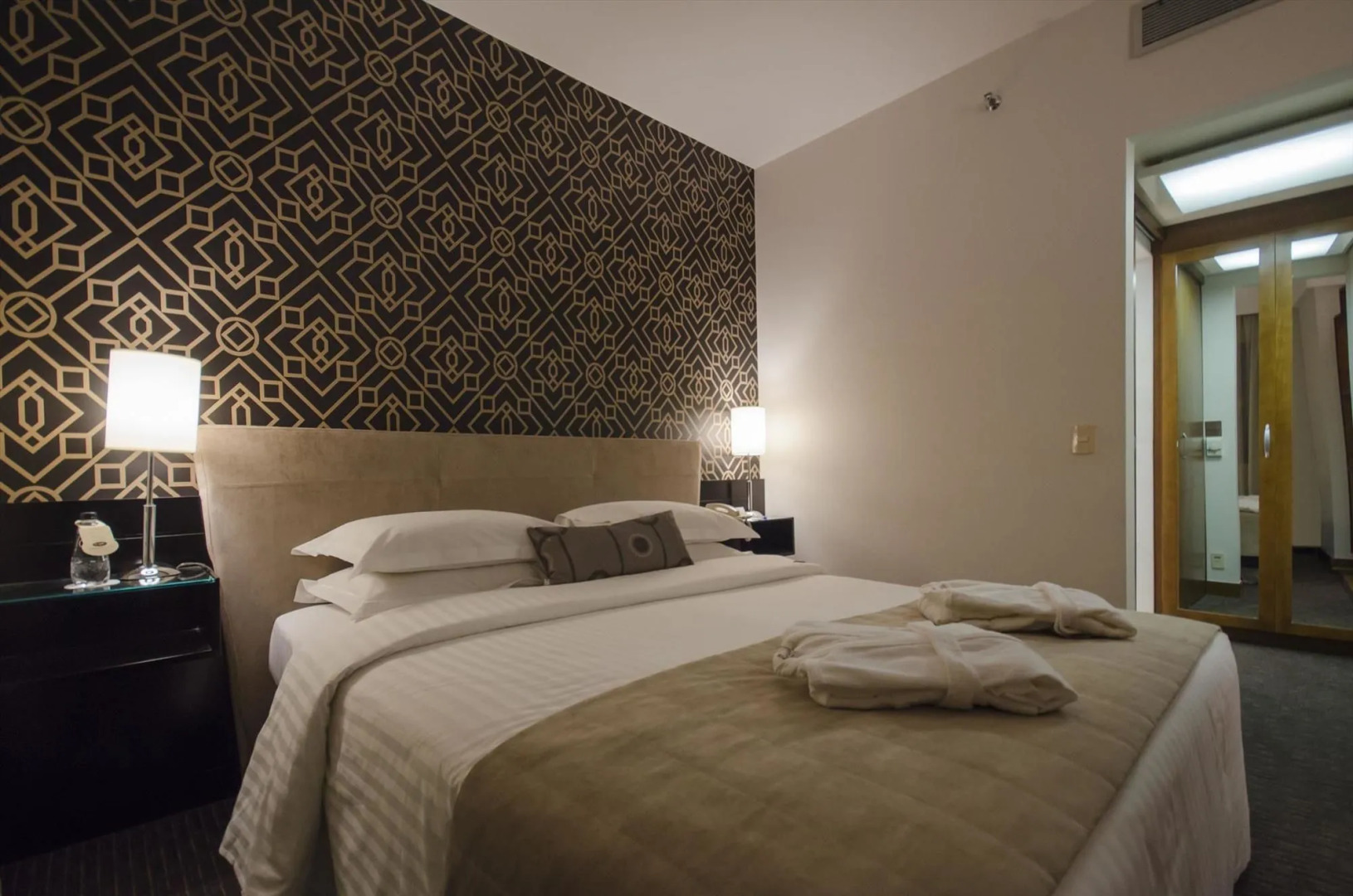 Foto - Estanplaza Funchal Faria Lima