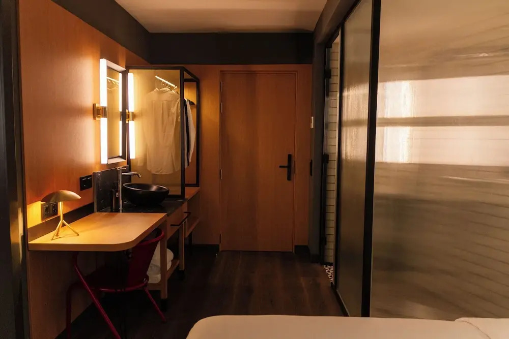 Photo - Letoh Letoh Sevilla