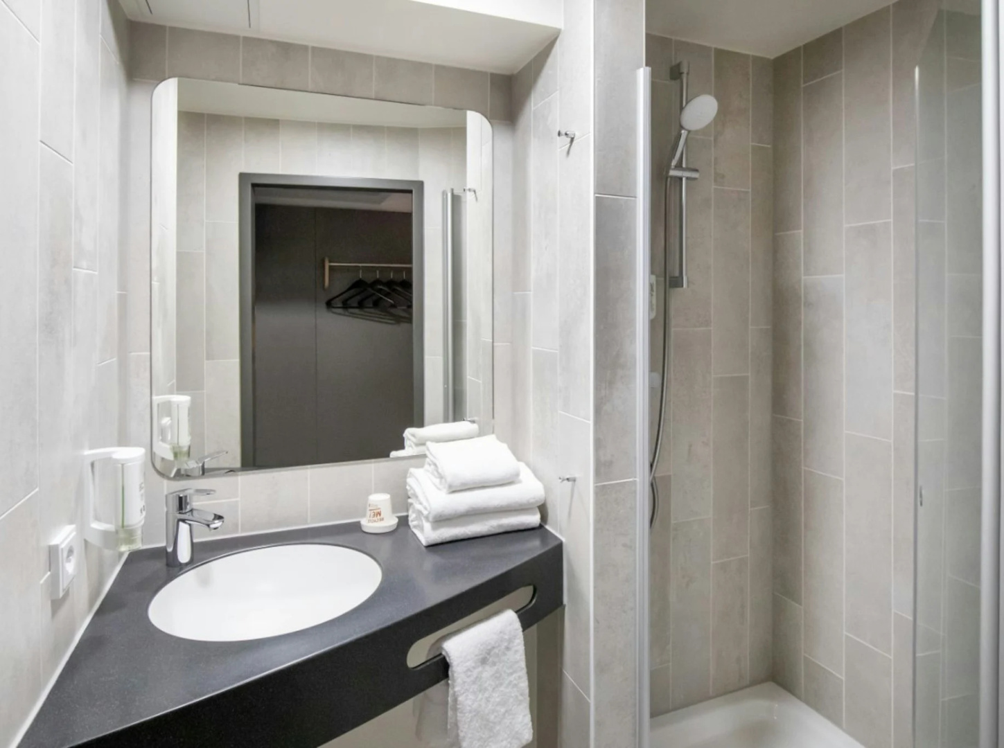Foto - B&B HOTEL Würzburg-Ost