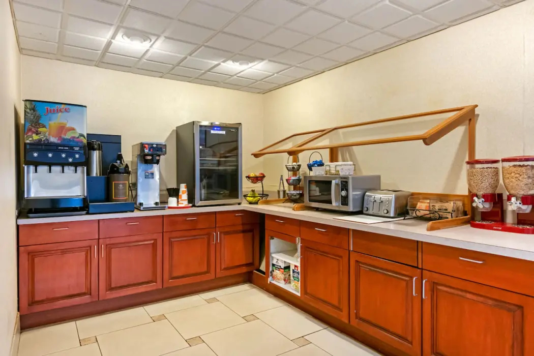Photo - SureStay by Best Western Jacksonville Airport