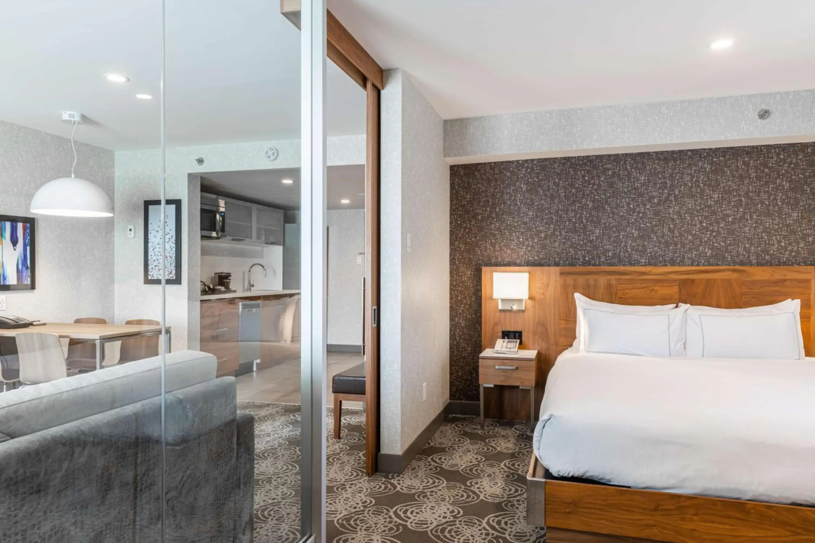 Photo - Ômage Hotel, Montreal Laval, a Tribute Portfolio Hotel