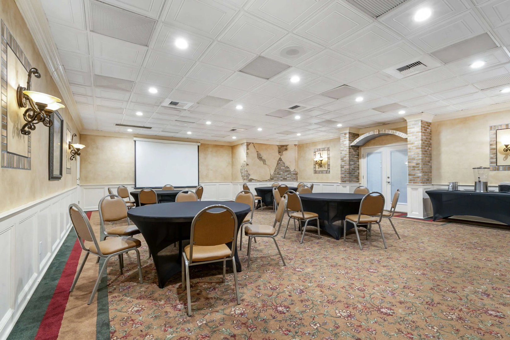 Photo - Best Western Plus Westbank