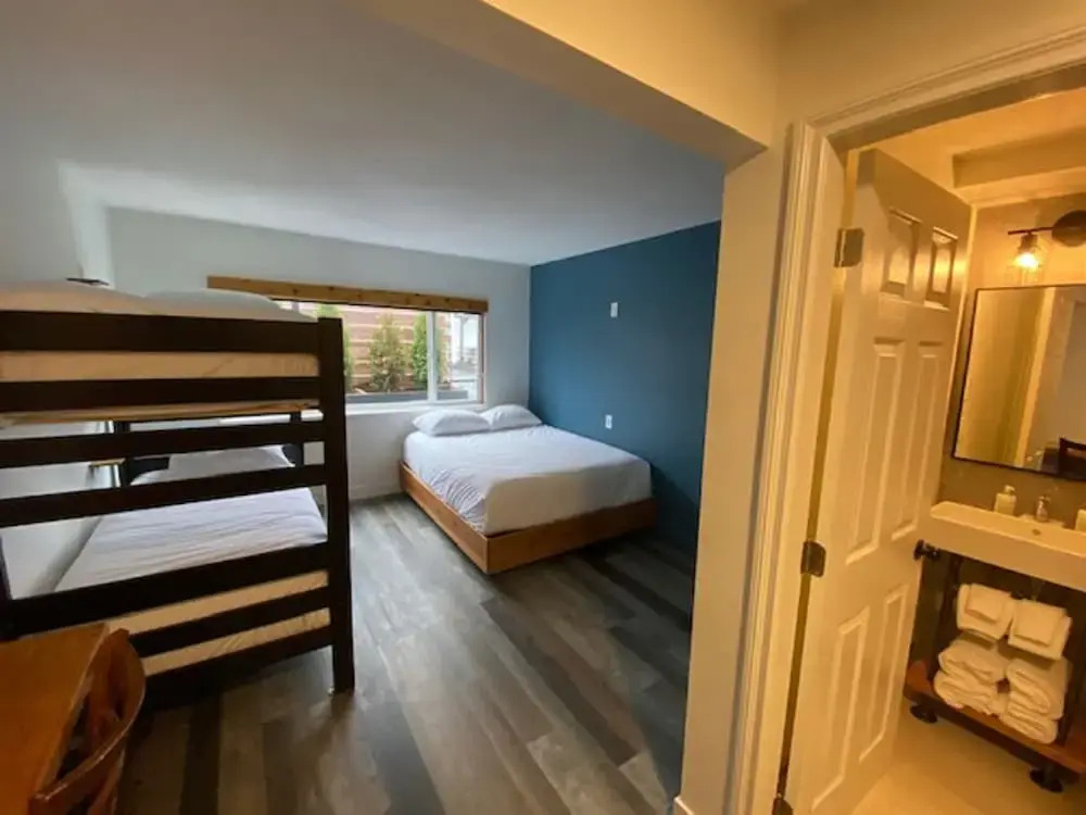 Photo - Hotel Squamish