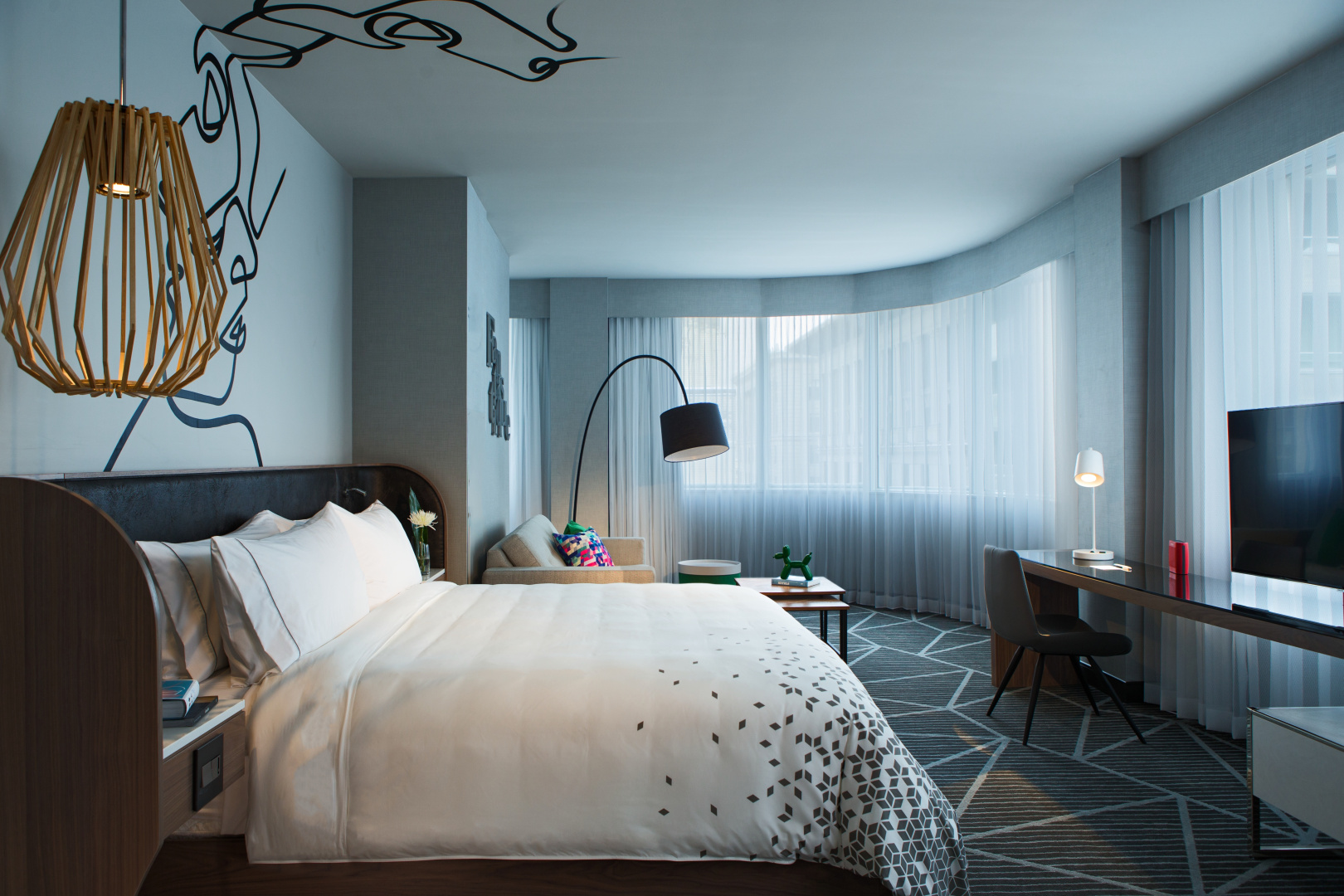Photo - Renaissance Montreal Downtown Hotel