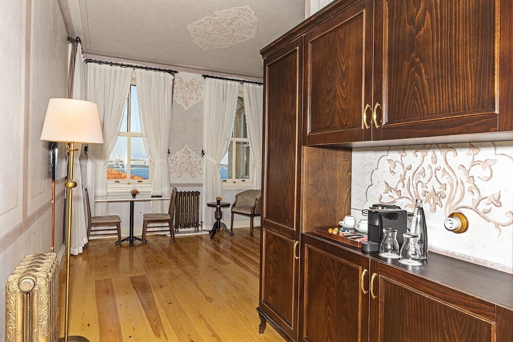 Photo - Meroddi Barnathan Hotel