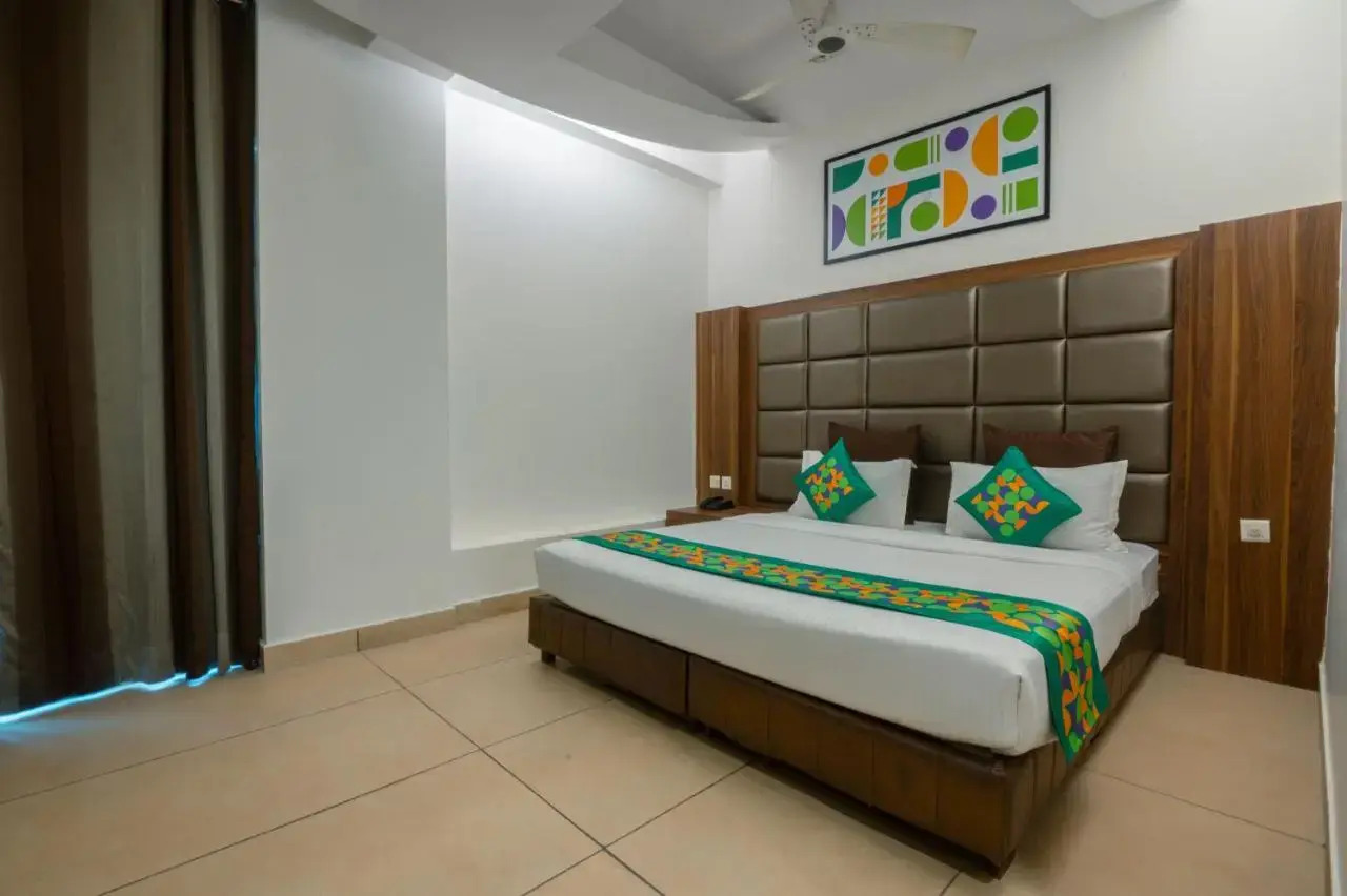 Foto - Treebo Twin Tree