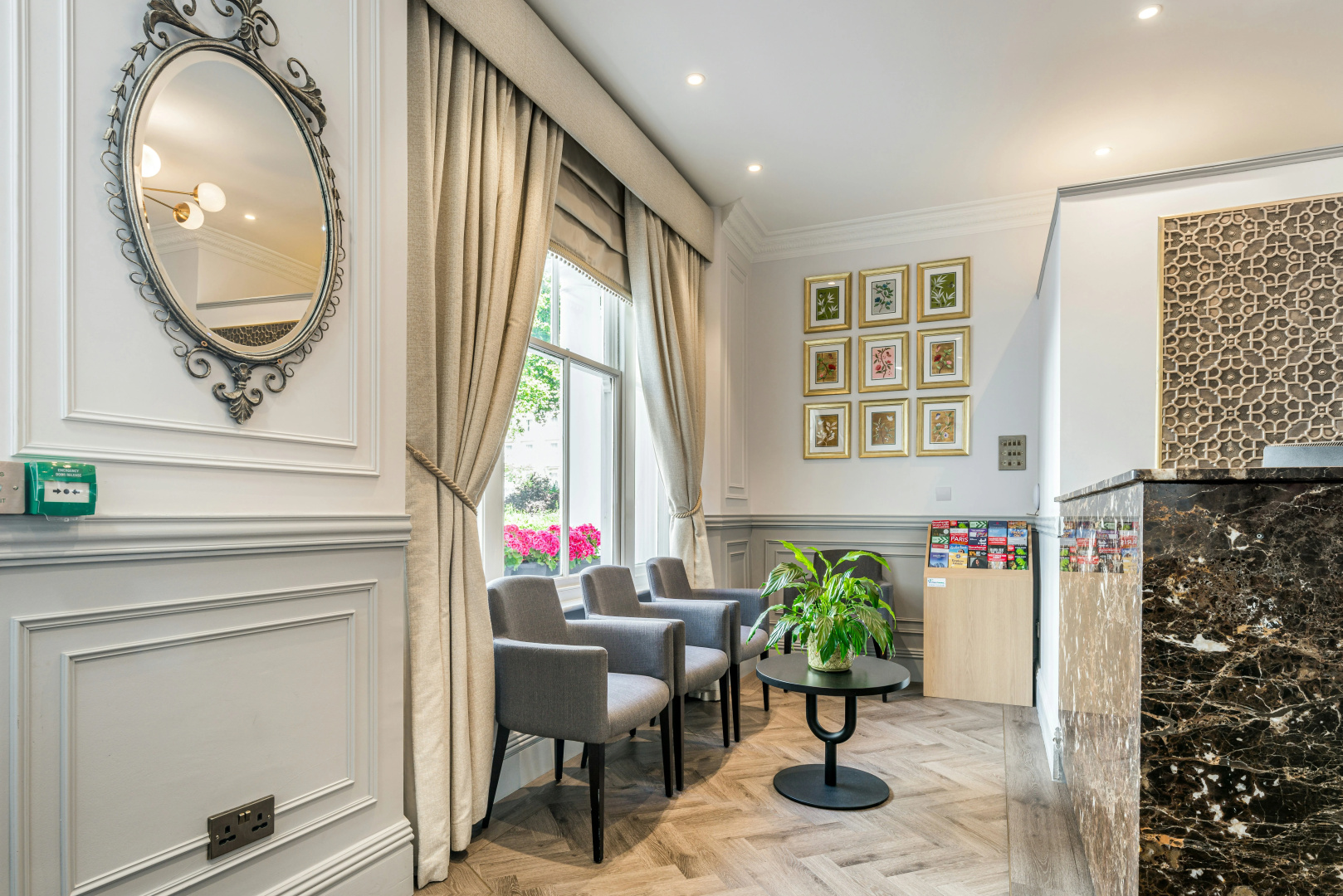 Photo - The Princes Square Hotel