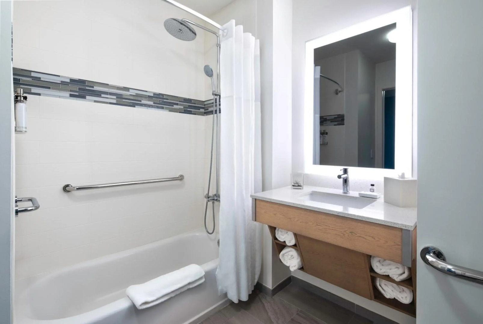 Photo - EVEN Hotel Miami - Airport by IHG