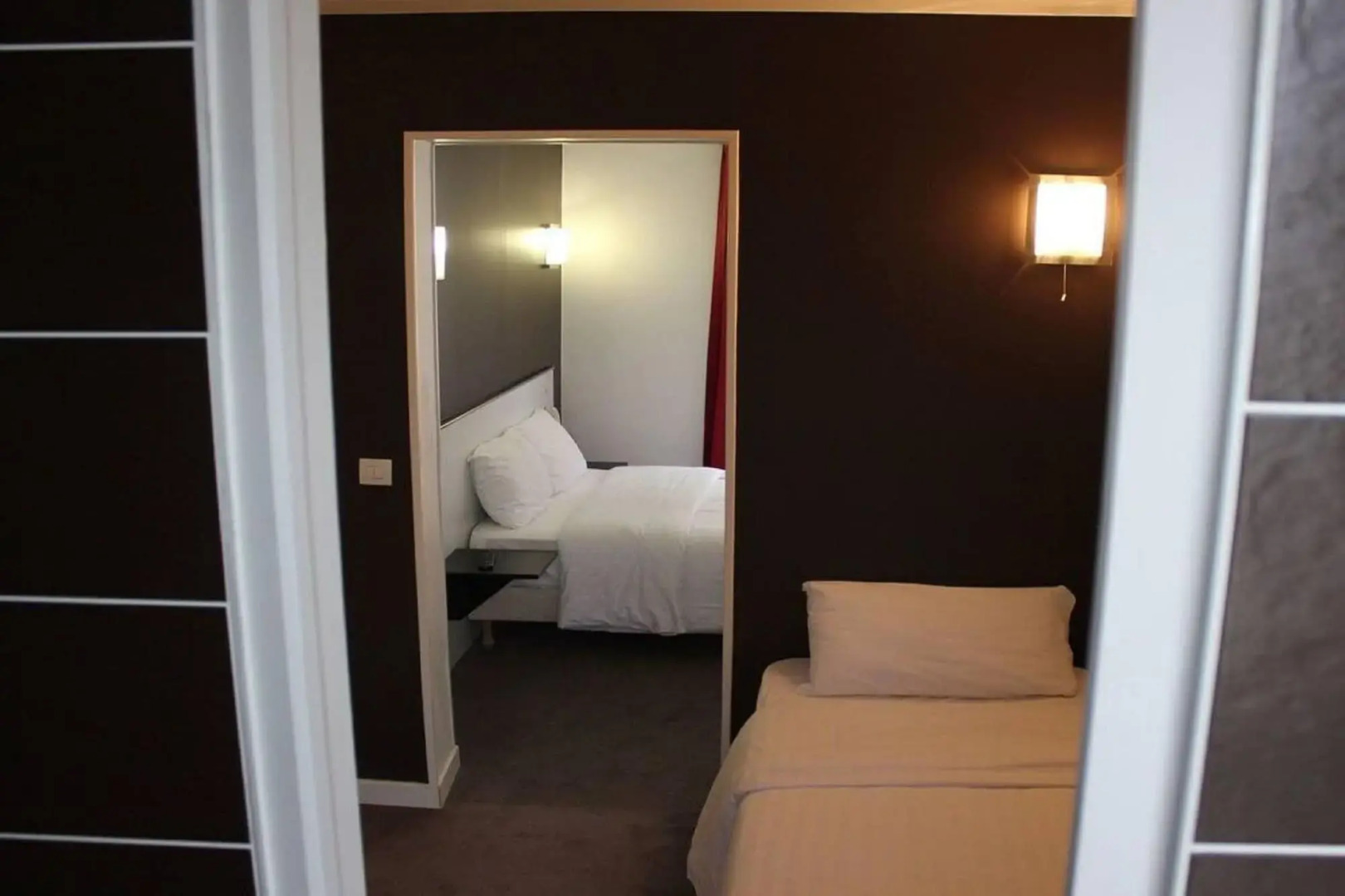 Photo - Royal Wagram