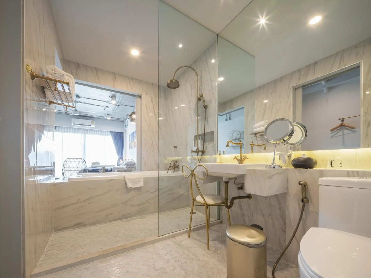 Photo - River Art Hotel