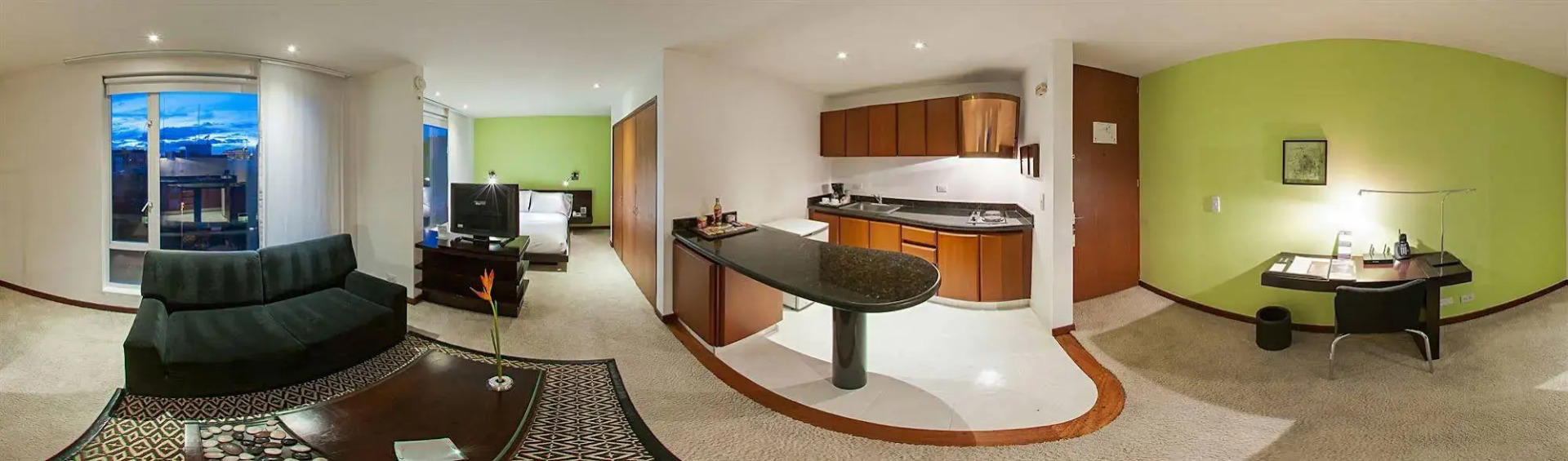 Photo - Richmond Suites Hotel