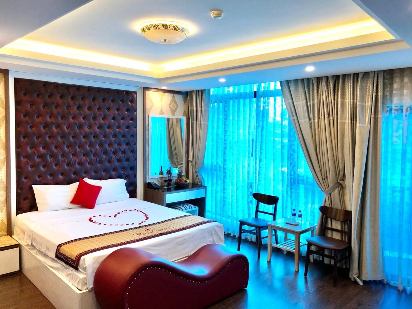 Photo - The Royal Hotel
