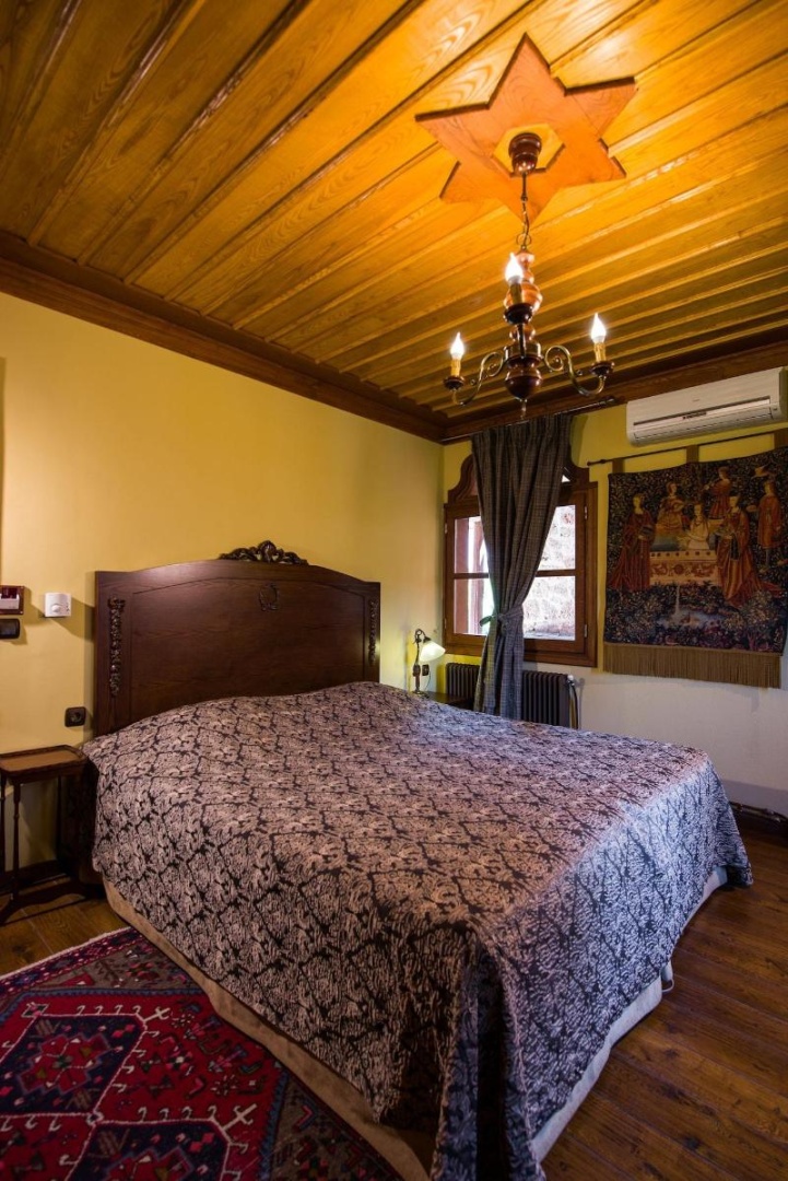 Kokkino Spiti Boutique Hotel