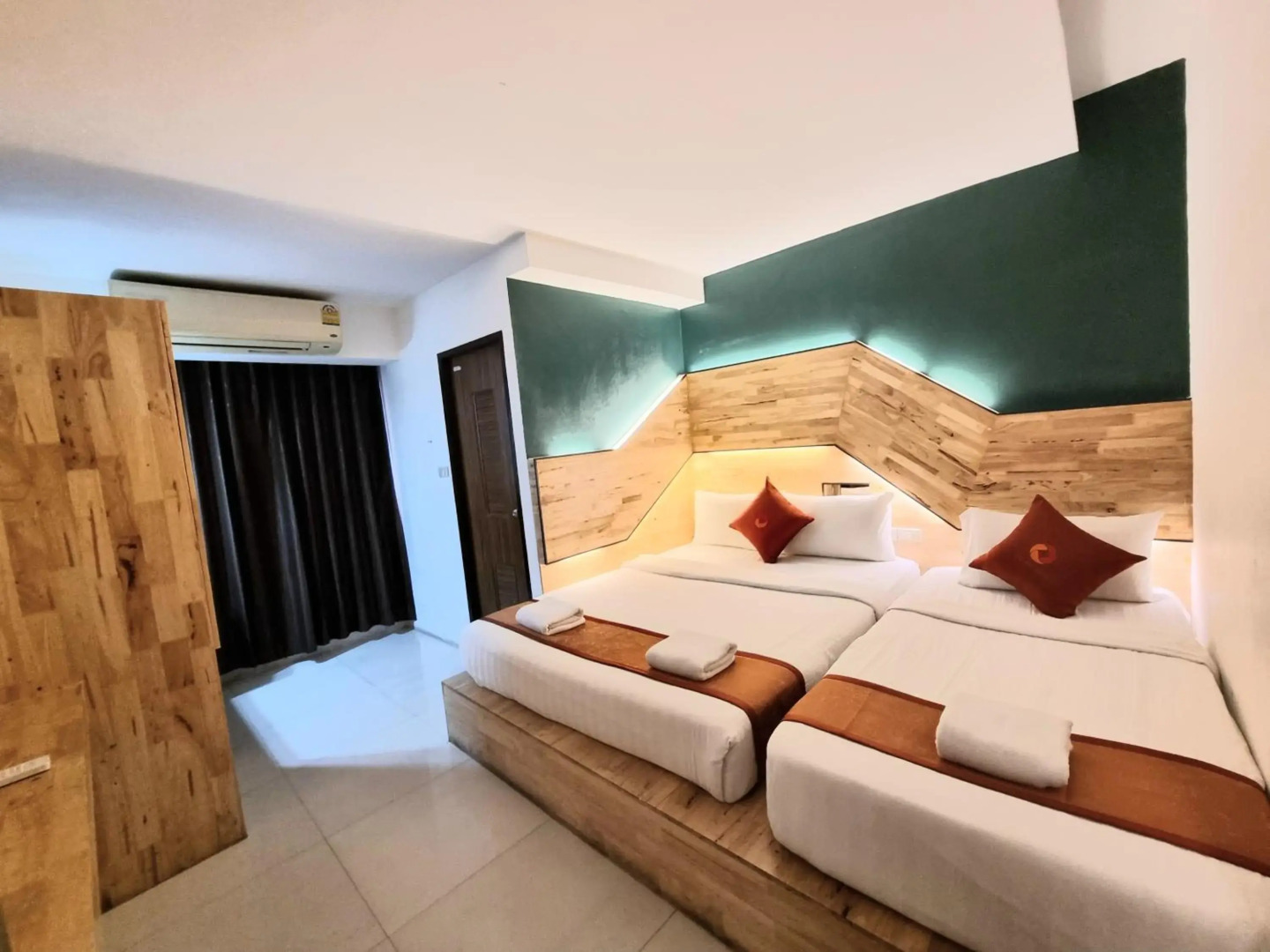 Photo - Cozi Inn Hotel, Bangkok