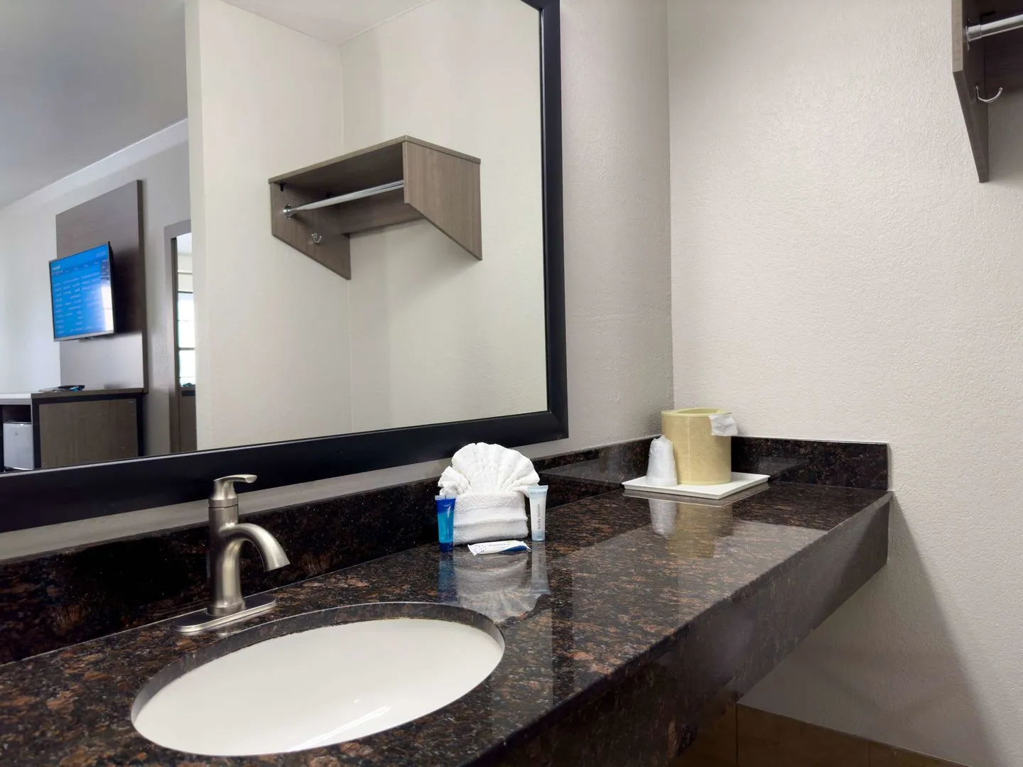 Photo - Americas Best Value Inn Austin