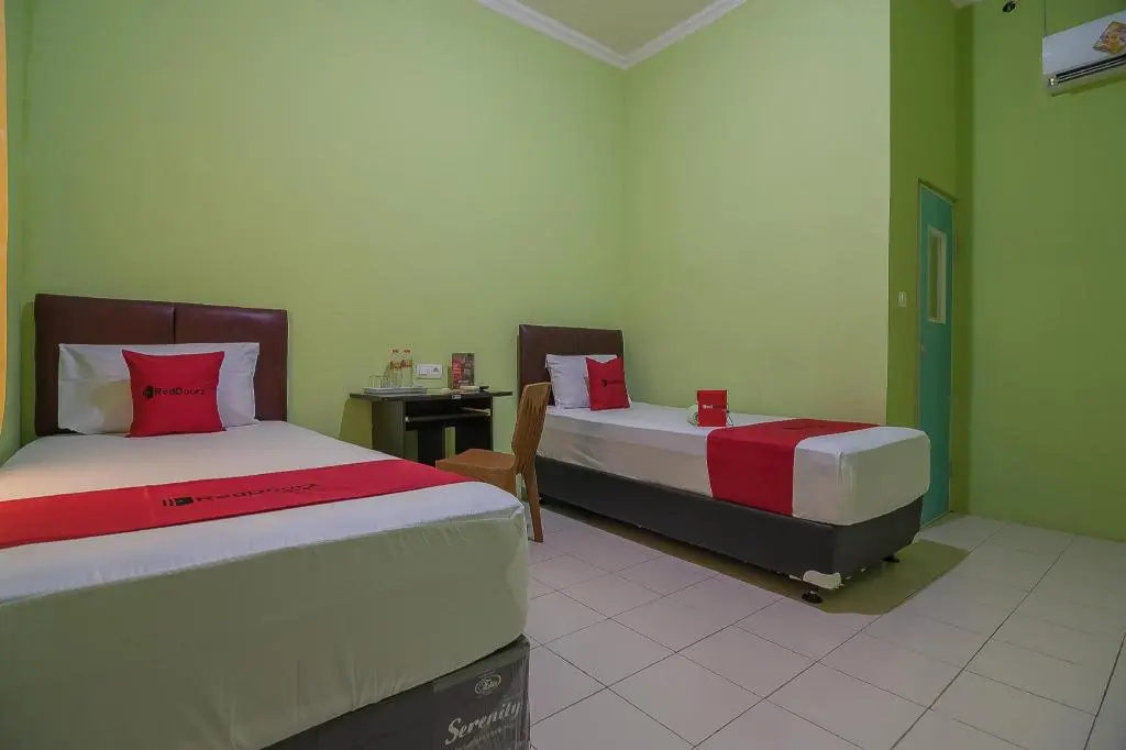 RedDoorz near Kampus UMP Purwokerto