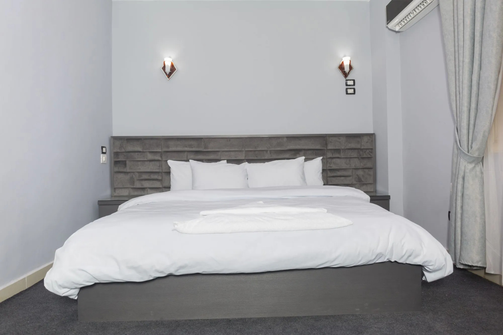Photo - Capital Hotel