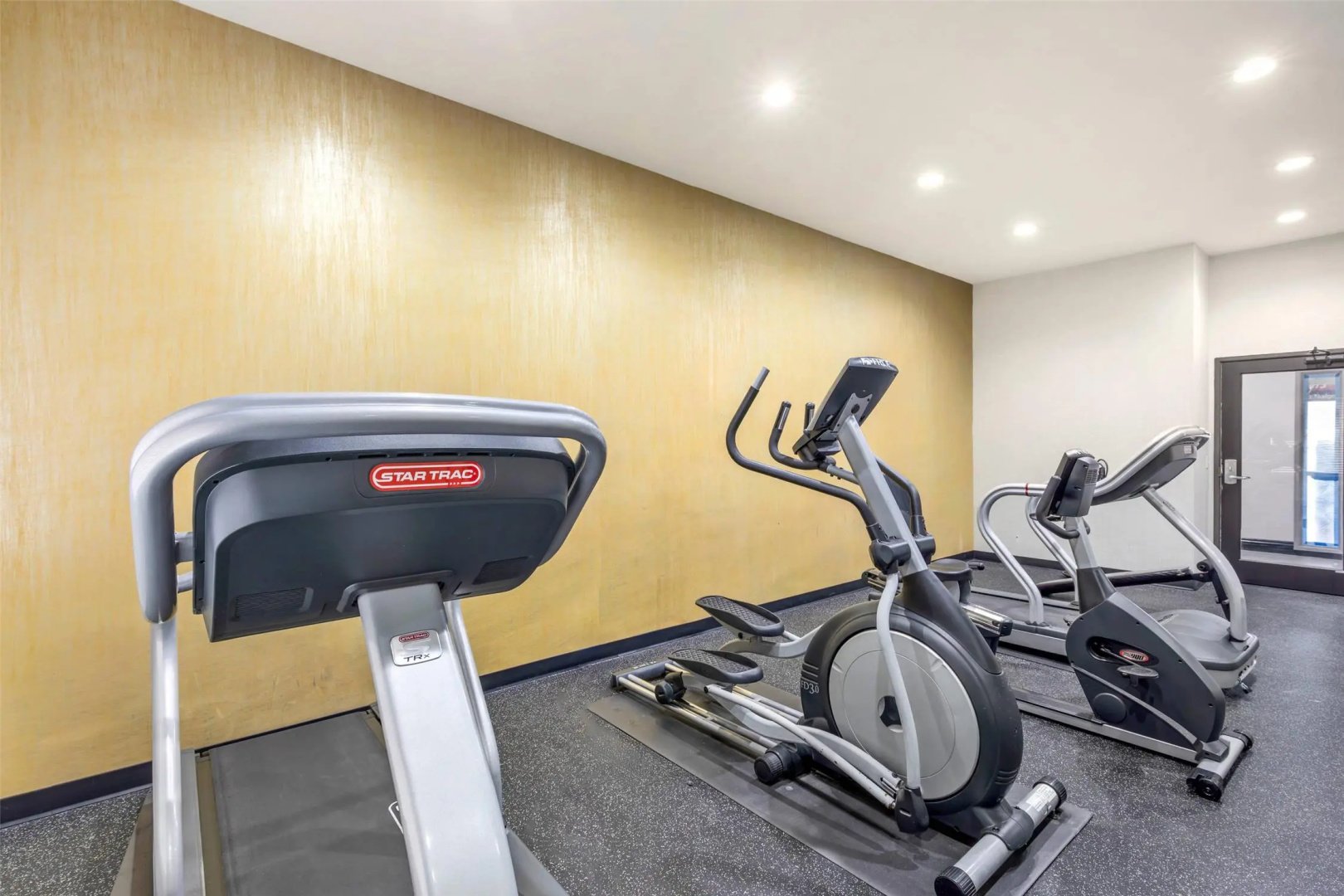 Photo - Comfort Inn & Suites Irving Las Colinas DFW