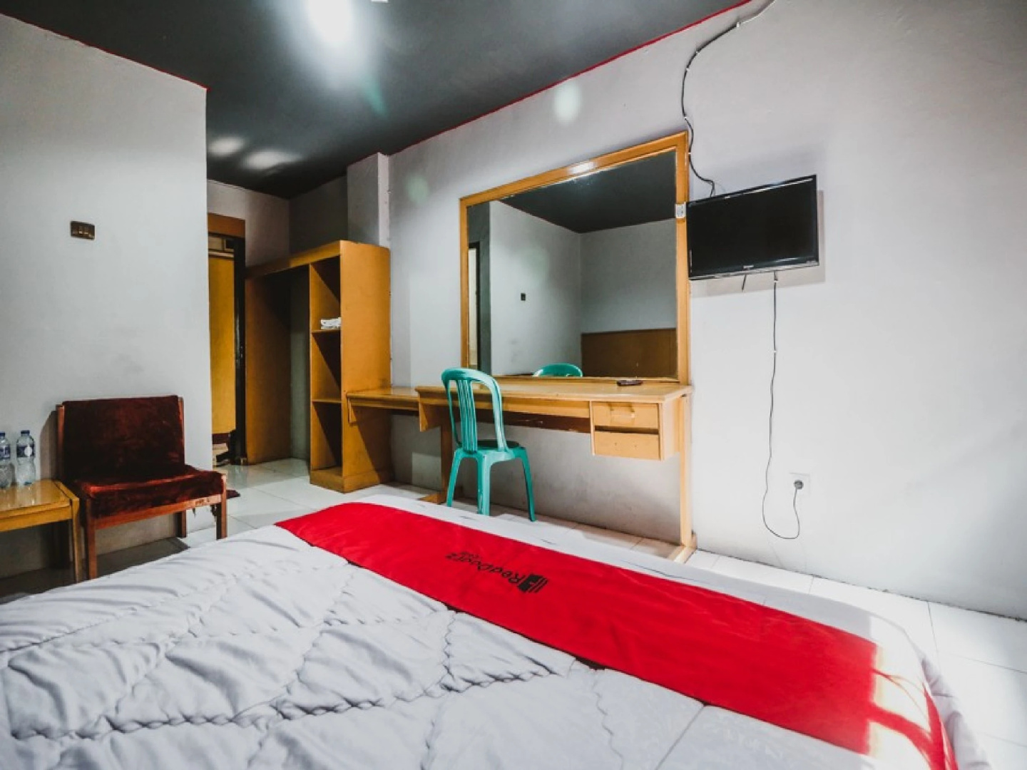 Photo - RedDoorz Plus near RSCM Jakarta