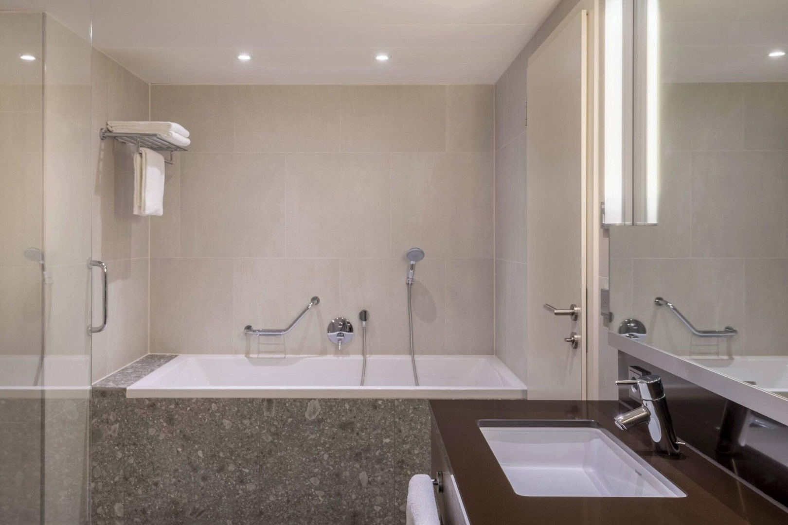 Photo - Courtyard by Marriott Linz