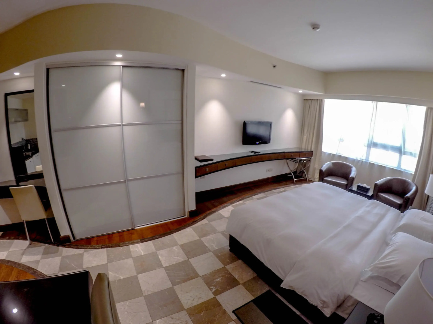 Foto - Number One Tower Suites