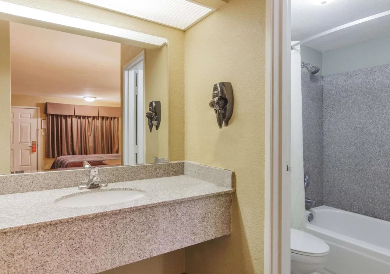 Photo - SureStay Hotel by Best Western Spring North Houston