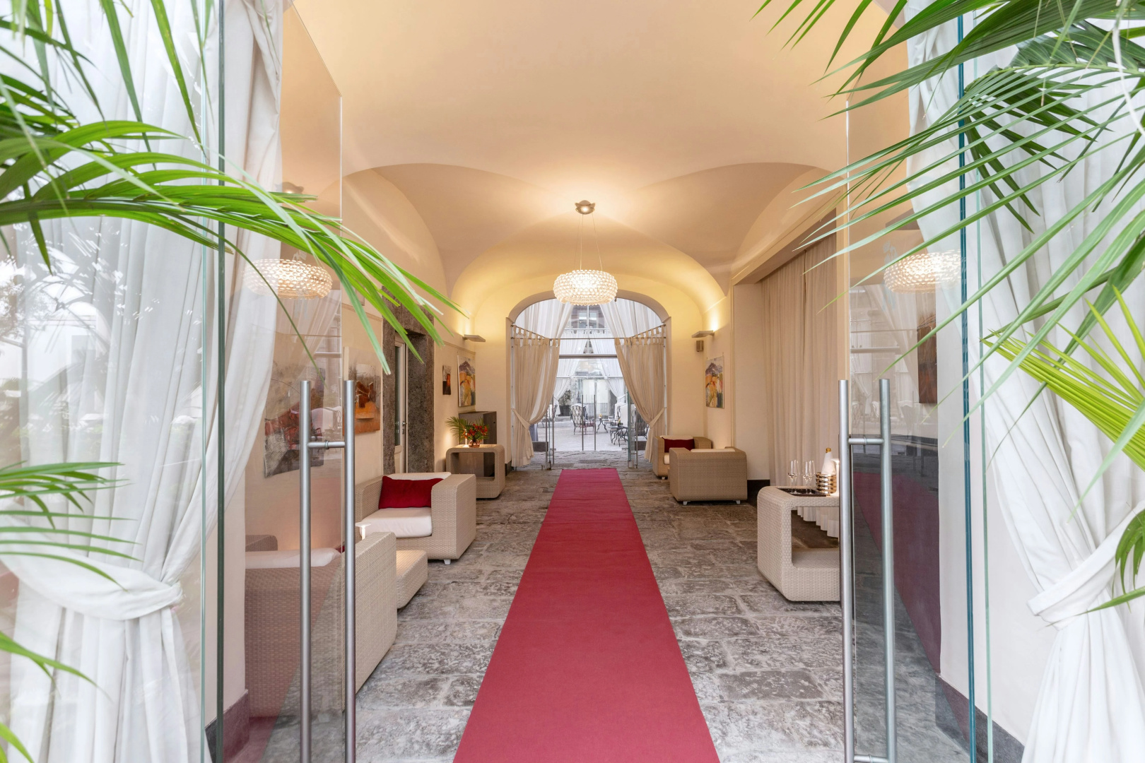 Foto - Palazzo Caracciolo Naples