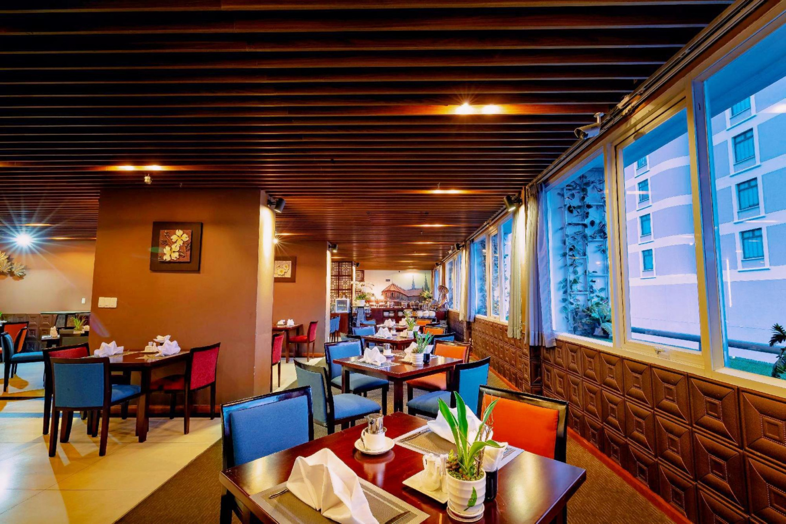 Photo - Renaissance Riverside Hotel Saigon
