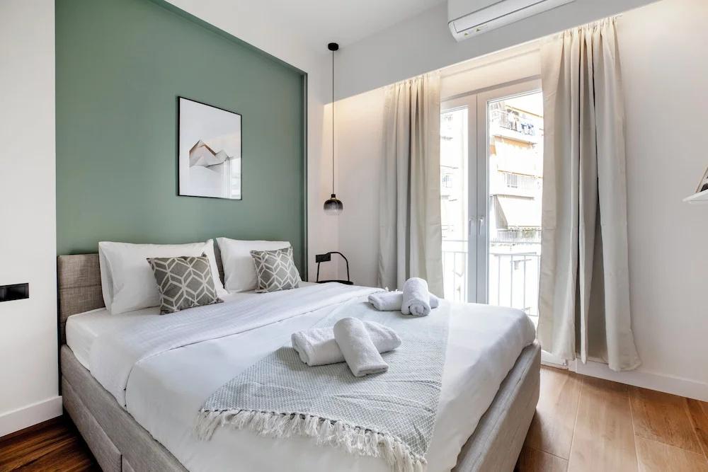 Bask - Chic 2 Bedroom Apt in Athens