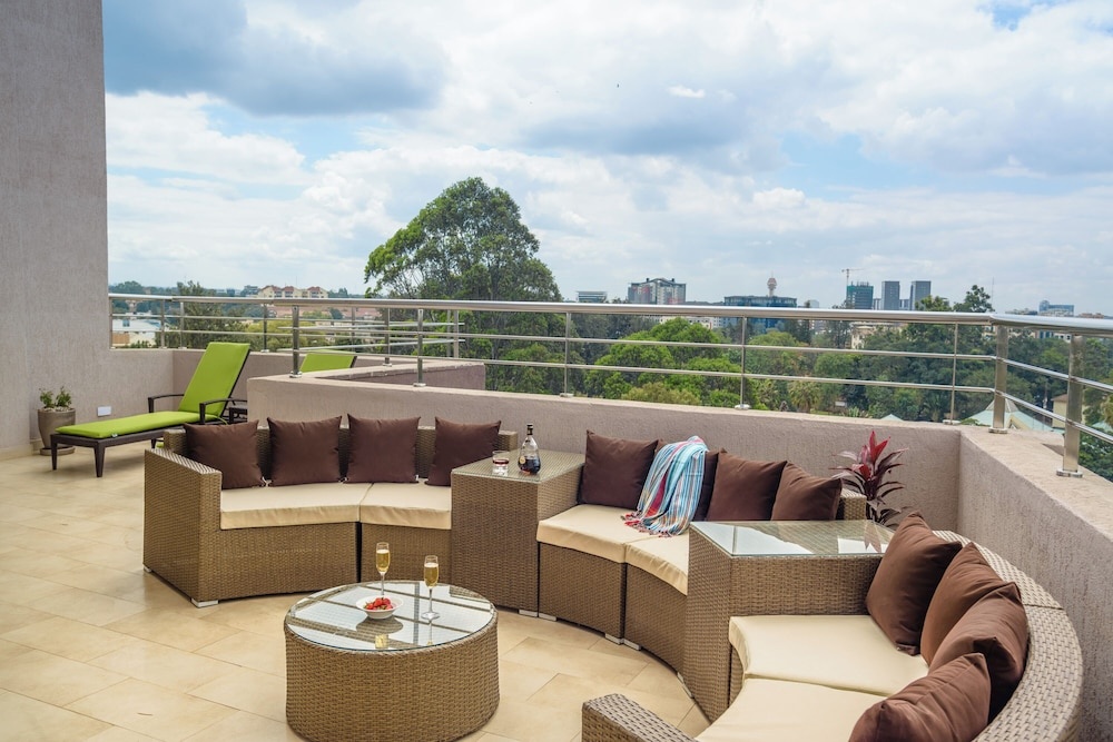 Апарт-отель GemSuites Riverside