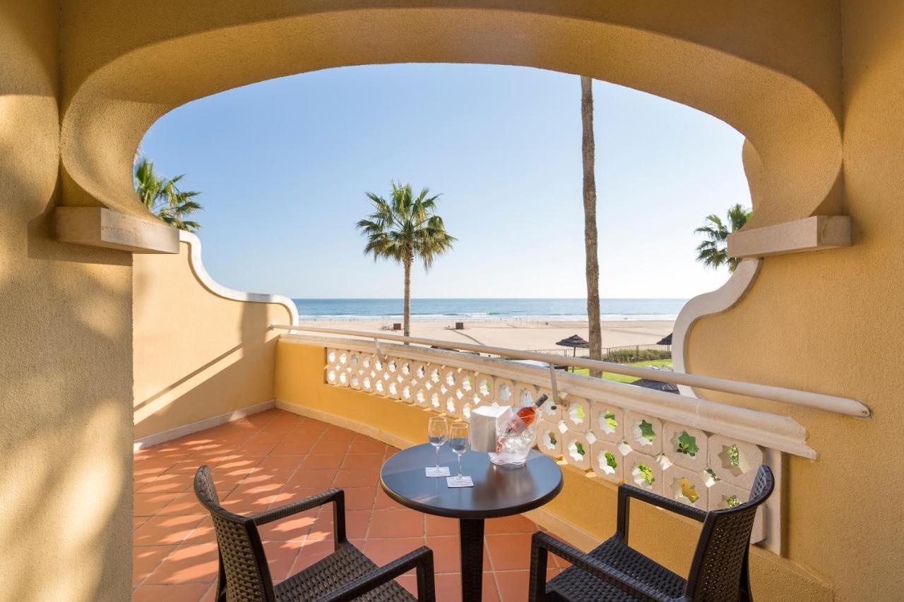 Photo - AP Oriental Beach
