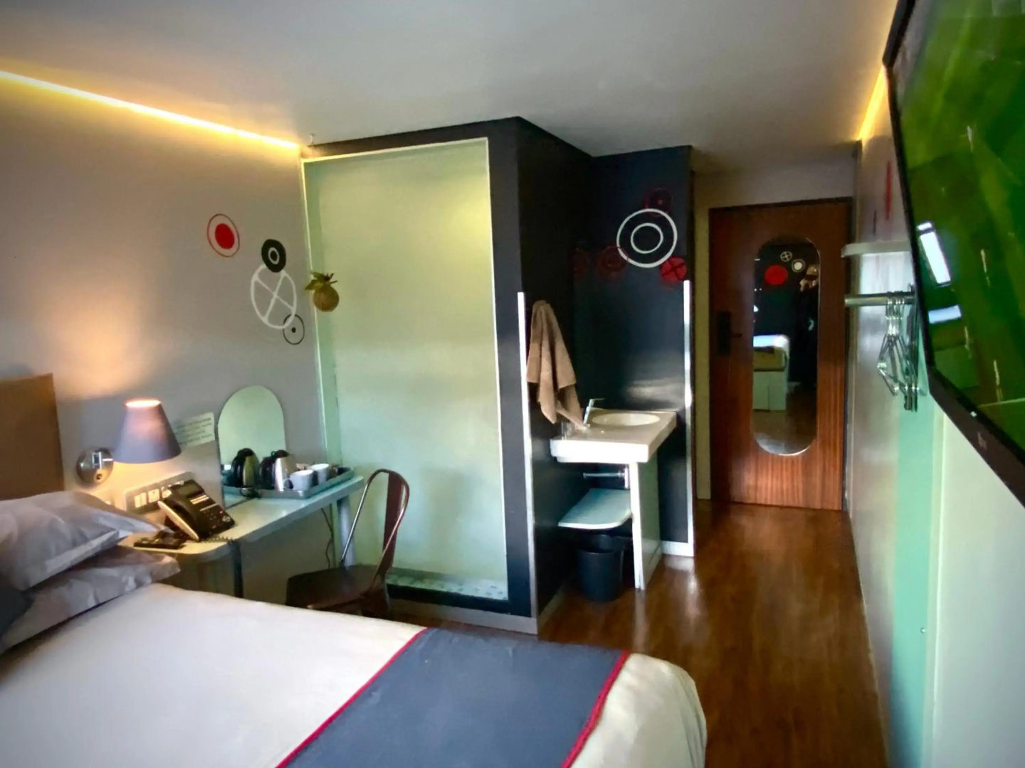 Photo - Bannister Hotel