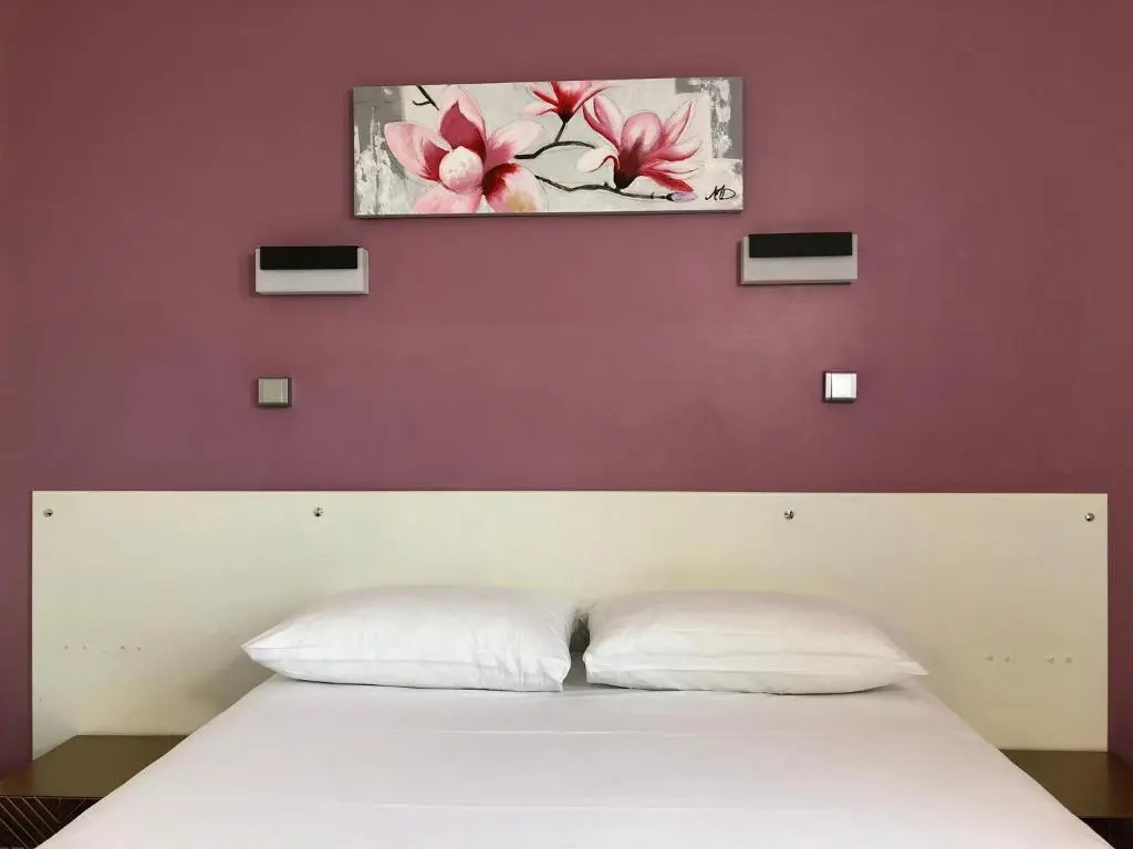 Photo - Halt Hotel