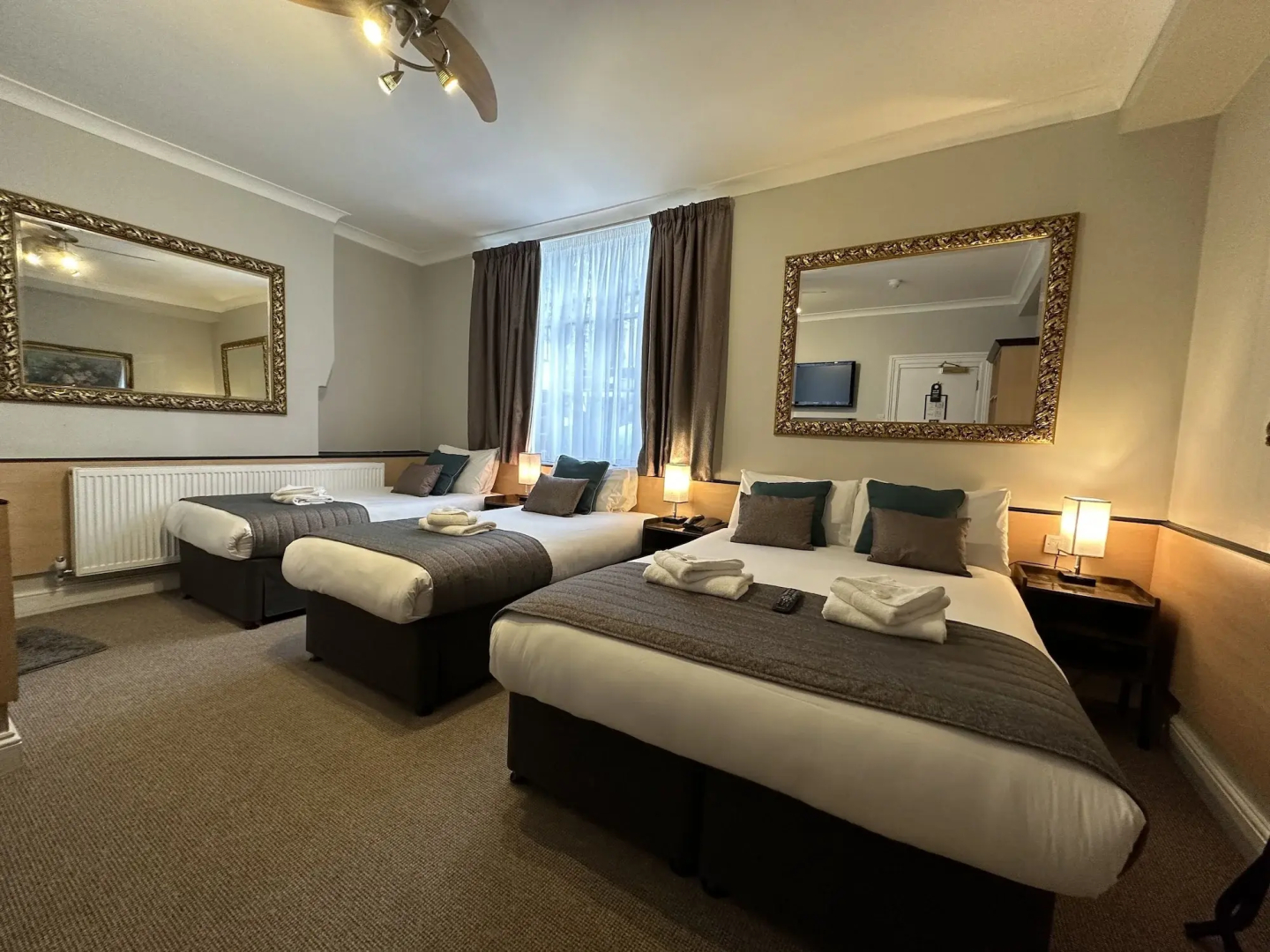 Photo - Tudor Court Hotel