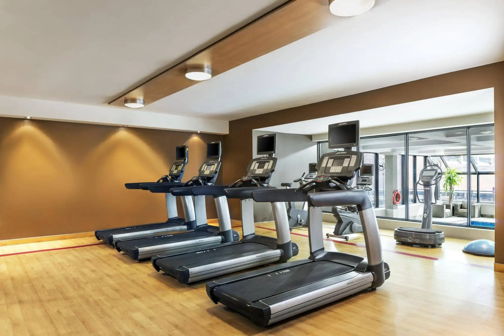 Photo - Sheraton Hamilton Hotel