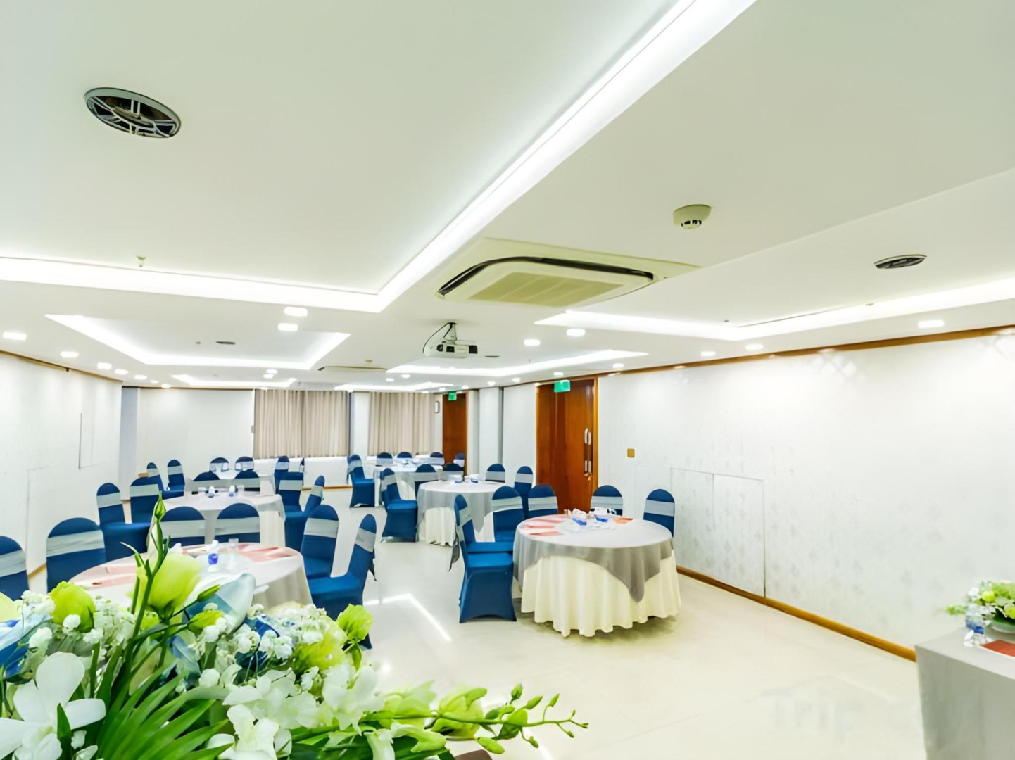 Photo - Renaissance Riverside Hotel Saigon
