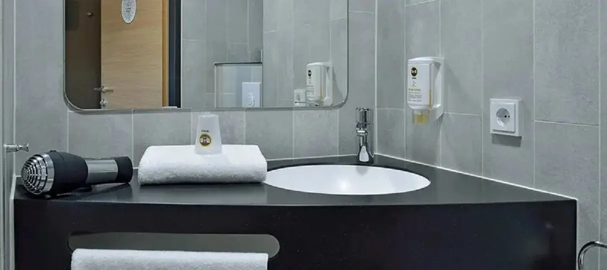 Foto - B&B HOTEL Wuppertal-City
