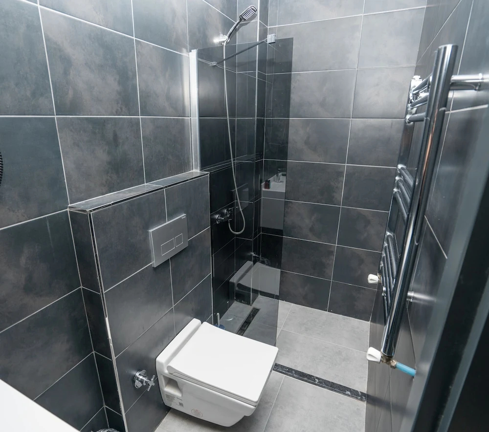 Photo - Center Suite